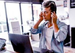 Le respect de la distance sociale oblige, la communication entre entreprise et client doit se faire uniquement via les canaux numériques.